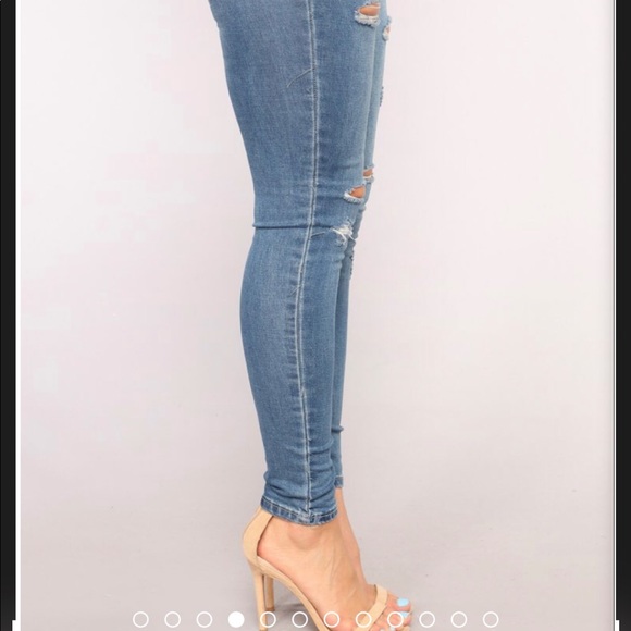 Fashionnova distressed ripped jegging jeans size 2 - Picture 4 of 8